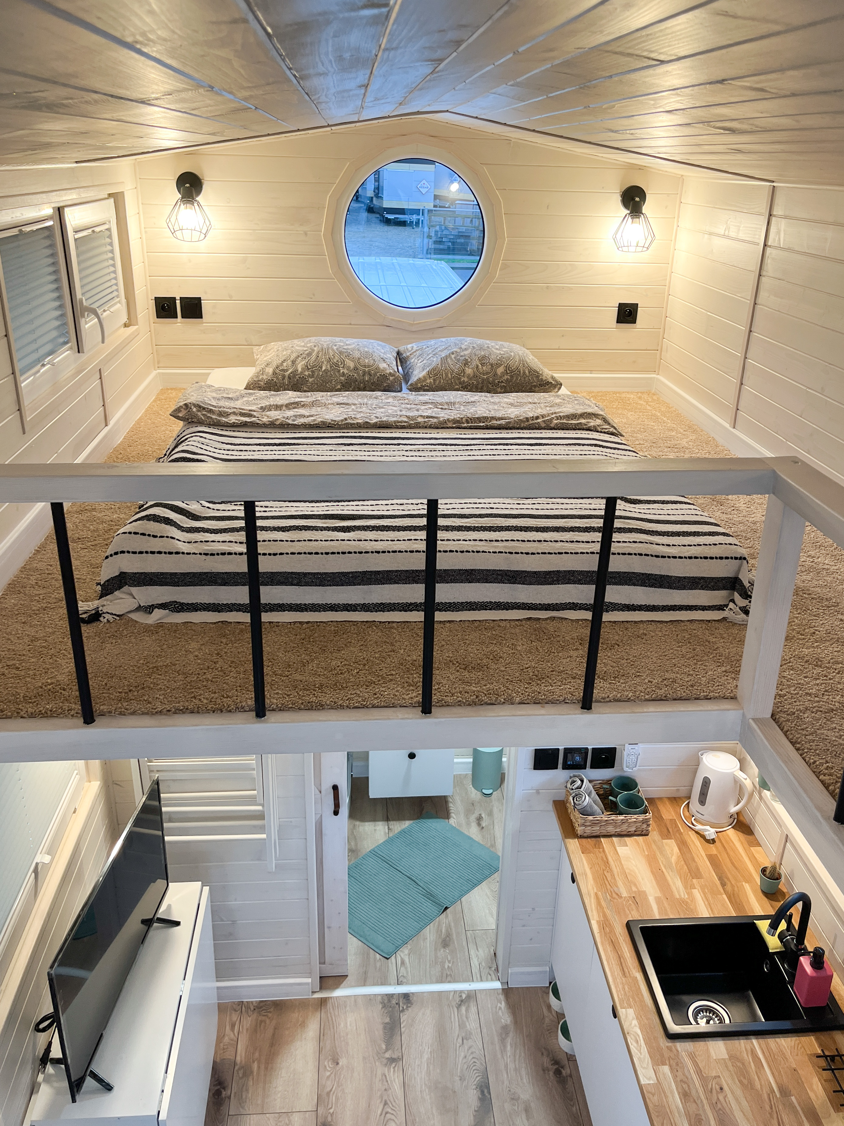Tiny House, Maison Conteneur, Maison Modulaire, Mini-Maison - French Kiss Tiny House, Maison Conteneur, Maison Modulaire, Mini-Maison - French Kiss