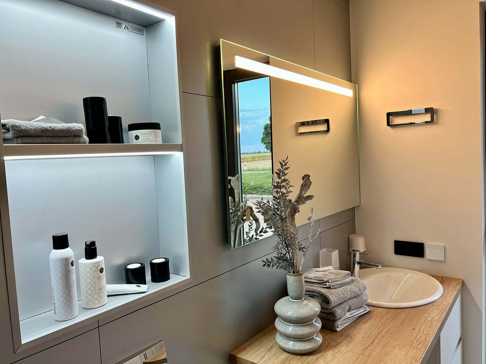 Tiny House - Mini-maison modulaire - Maison préfabriquée - 40 m² - Économe en énergie - Panneau SIP